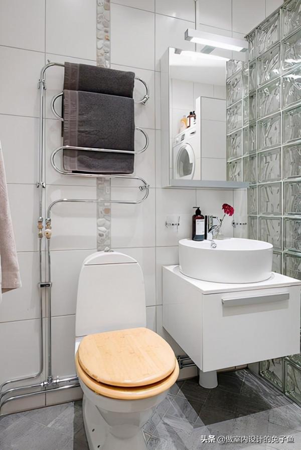 衛生間牆磚、地磚顏色搭配建議，別再只有“黑白灰”了，這樣更美