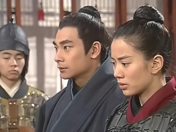 頂撞向華勝，曾被成龍封殺，張智霖卻愛了她29年