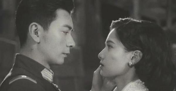 《一見傾心》中上演的甜戀故事是土甜吧，這也太上頭了吧，磕到了