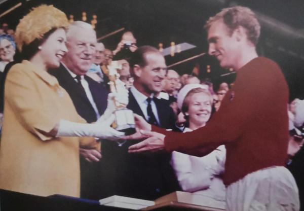 曼聯史話系列之五. 神話時代——博比.查爾頓爵士的血淚紅魔史