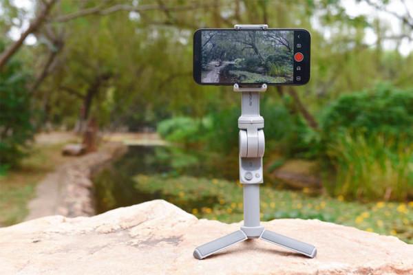 自動開合，三軸一體便攜無壓力-SNOPPA隨拍ATOM 2自動摺疊手機雲臺