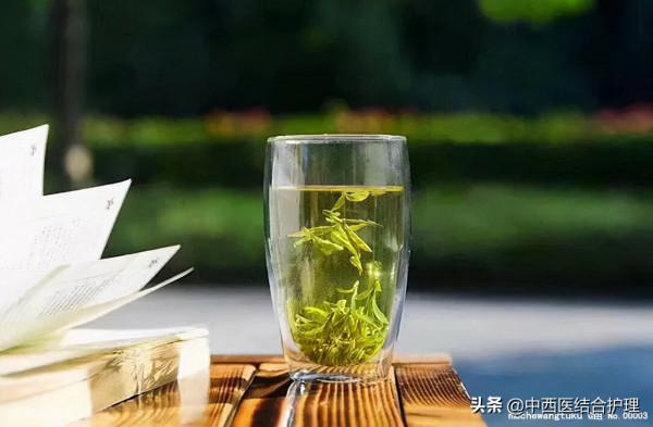 「中醫養生」火在肺裡:咳嗽;火在肝裡:失眠;火在胃裡:口臭;火在心裡:口舌生瘡 「中醫養生」火在肺裡:咳嗽;火在肝裡:失眠;火在胃裡:口臭;火在心裡:口舌生瘡