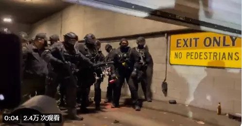 槍殺暴徒的少年判無罪，全美竟震怒？多城抗議，波特蘭陷打砸搶燒