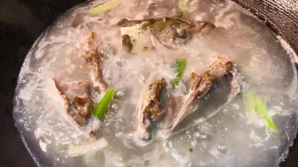 愛喝魚頭湯的收藏了,廣東養生靚湯,湯白味鮮,營養美味 愛喝魚頭湯的收藏了,廣東養生靚湯,湯白味鮮,營養美味