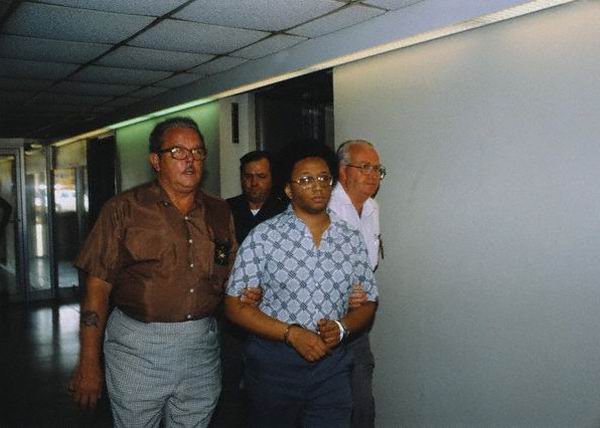 一個落水聲,兩根屍體上的纖維,讓FBI抓住殘害28人的連環殺手 一個落水聲,兩根屍體上的纖維,讓FBI抓住殘害28人的連環殺手