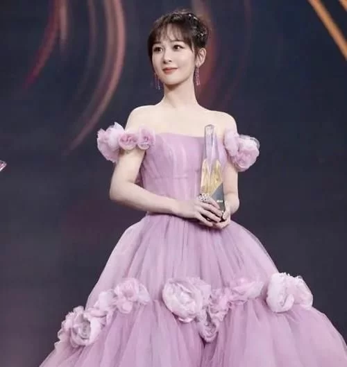 4位“逆生長”的女星，各有各的故事，越活越有韻味，最大50歲