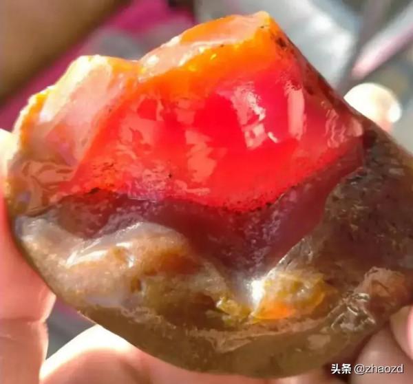 不可多得的多彩奇石 不可多得的多彩奇石