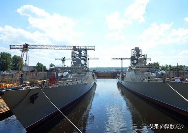 200億買6艘潛艇，1220噸的護衛艦白拿2艘，2艘1930噸的卻要22億