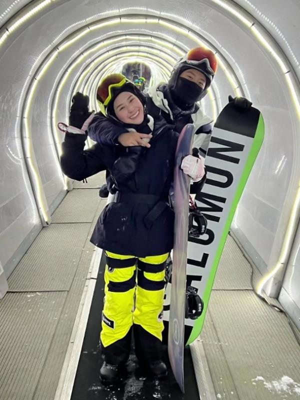 何超蓮情人節秀照片，發5年前的美照，立下新目標與竇驍有關