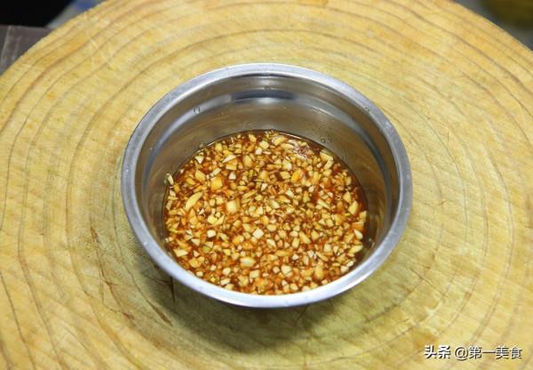 豆腐怎麼煎不粘鍋不破碎，廚師長分享小技巧，外酥裡嫩，表皮金黃