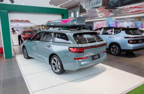 年輕人第一臺旅行車,空間賊大,起步不到8萬,到店實拍Valli 年輕人第一臺旅行車,空間賊大,起步不到8萬,到店實拍Valli