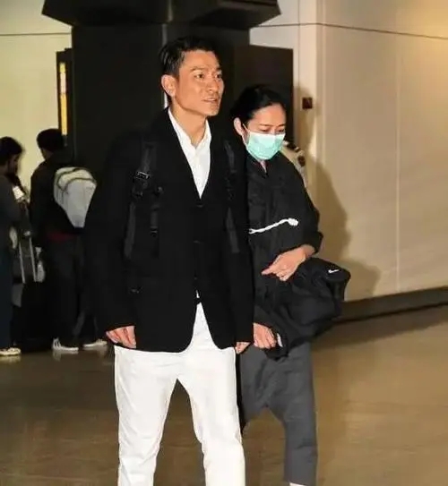 至今恩愛如初的6對明星夫妻,最長相戀34年,這才是榜樣 至今恩愛如初的6對明星夫妻,最長相戀34年,這才是榜樣