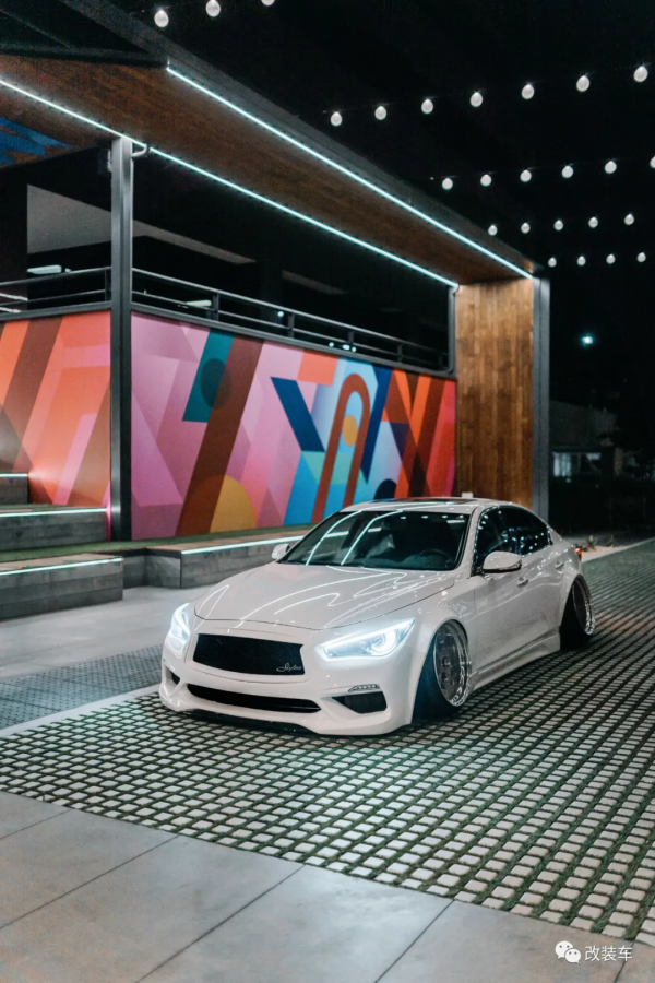 身中VIP劇毒的英菲尼迪Q50車主，即使吃白粥配榨菜也要堅持改裝