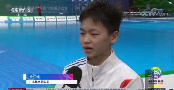 陳艾森公主抱杏哥,樊振東也要抱卻被陳藝文搶走,周繼紅最寵杏哥 陳艾森公主抱杏哥,樊振東也要抱卻被陳藝文搶走,周繼紅最寵杏哥