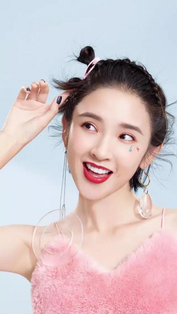 俏皮可愛唐藝昕 俏皮可愛唐藝昕