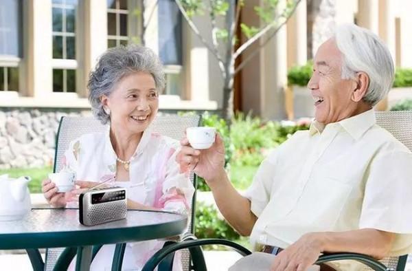 建議中老年人：不管有錢沒錢，儘量多吃4種營養零食，好吃又健康