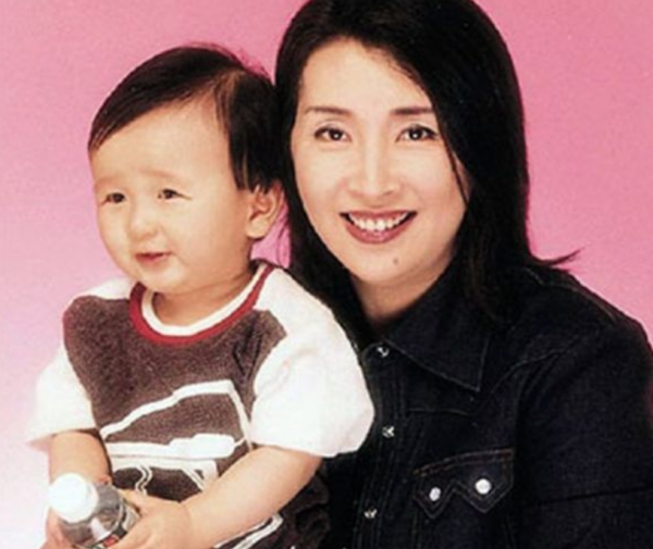 黃日華陳秀珠罕同框,昔日熒幕情侶多年後再聚心情好,兩人均單身 黃日華陳秀珠罕同框,昔日熒幕情侶多年後再聚心情好,兩人均單身