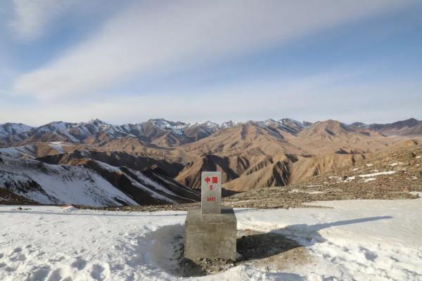 大雪封山前,這個“候鳥”哨所官兵再次踏上巡邏路 大雪封山前,這個“候鳥”哨所官兵再次踏上巡邏路