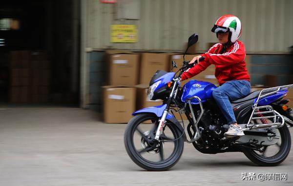 顏值線上 實用好騎的“全能商務車”——聊聊嘉陵新車JV150