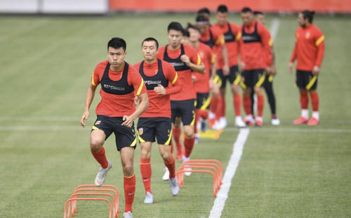 恭喜李鐵!衝擊12強賽首勝再添利好,足協陳戌源好樣的 恭喜李鐵!衝擊12強賽首勝再添利好,足協陳戌源好樣的