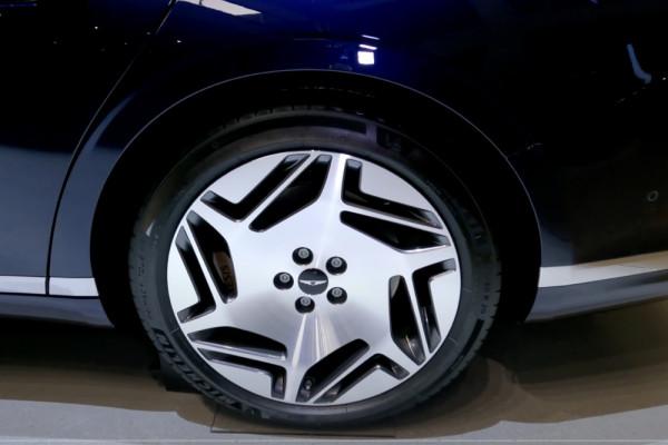 韓版“邁巴赫”全新GENESIS G90長軸版增190mm