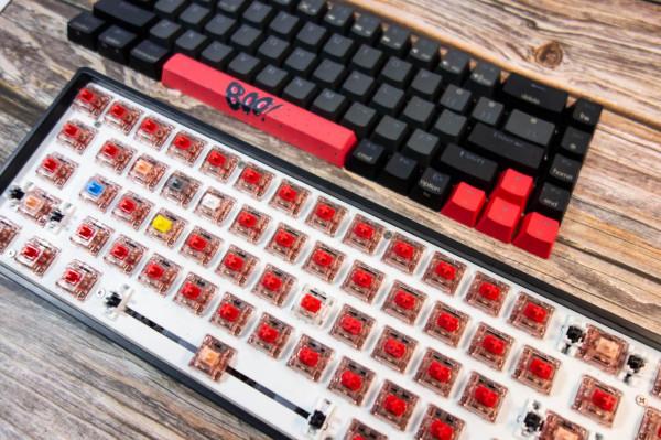 買了把鍵盤，我把它的鍵帽、軸體全拆了