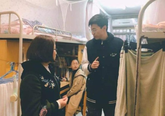 河南一大學試行“男女混住”,家長擔心安全問題,校方給出解釋 河南一大學試行“男女混住”,家長擔心安全問題,校方給出解釋