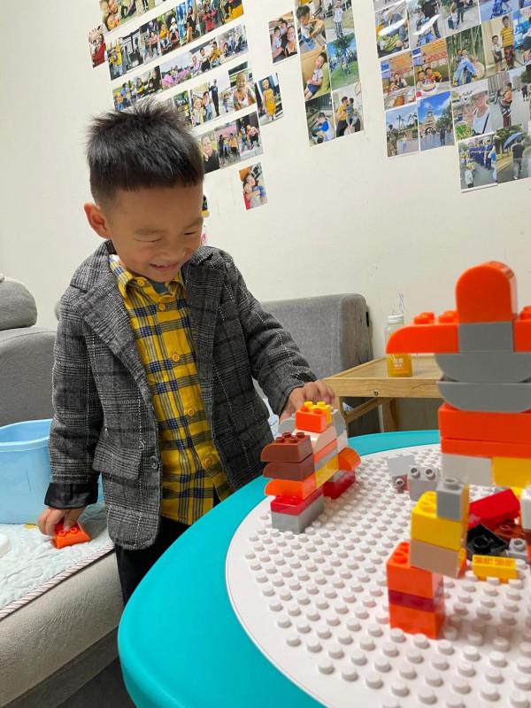 兒子脾氣很大,又咬我,又打我,又掐我,怎麼回事 兒子脾氣很大,又咬我,又打我,又掐我,怎麼回事