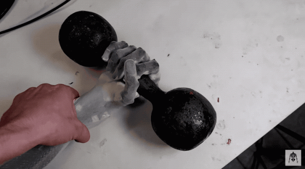 人造肌肉機械臂太逼真引熱議,舉7kg啞鈴“肌肉”清晰可見 人造肌肉機械臂太逼真引熱議,舉7kg啞鈴“肌肉”清晰可見