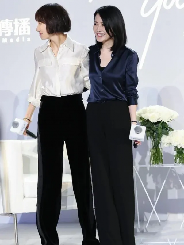 4、50歲女人還是短髮更適合,袁泉俞飛鴻兩女神同框,氣質差太多 4、50歲女人還是短髮更適合,袁泉俞飛鴻兩女神同框,氣質差太多