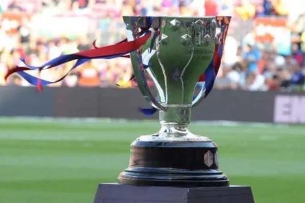 就美觀程度而言，你覺得哪些冠軍獎盃非常好看？