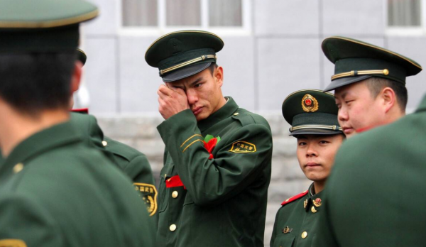 當兵退伍之後,40萬退伍費和事業單位二選一,兵哥哥的選擇很現實 當兵退伍之後,40萬退伍費和事業單位二選一,兵哥哥的選擇很現實