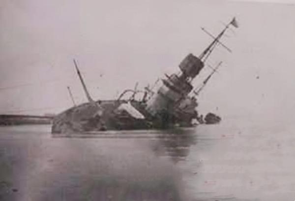 抗日戰爭中,日本軍艦被一個普通中國鉗工鑿沉,轟動上海灘 抗日戰爭中,日本軍艦被一個普通中國鉗工鑿沉,轟動上海灘