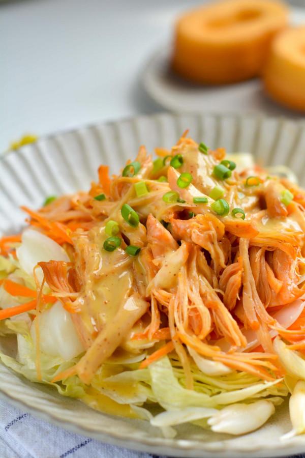 想解饞又不想長肉，多吃這盤雞胸沙拉，蛋白質和纖維實在太豐富了