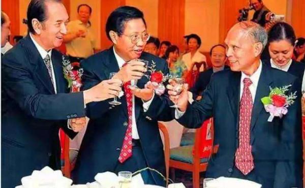 霍英東發明公攤制度跟預售制度，到底是利大於弊，還是弊大於利？