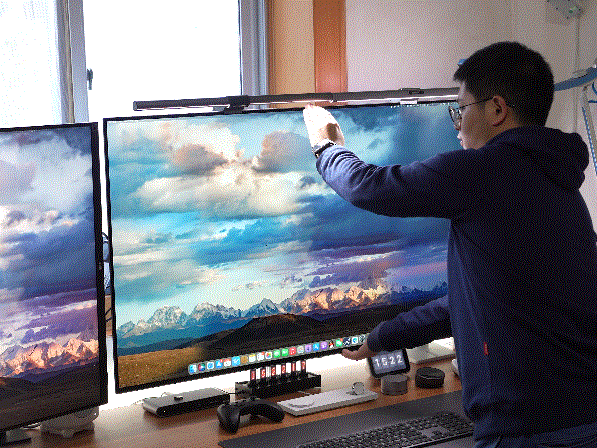 比電視還爽的 48 吋 OLED 桌面電競巨屏，KTC G48P5 顯示器測評詳解