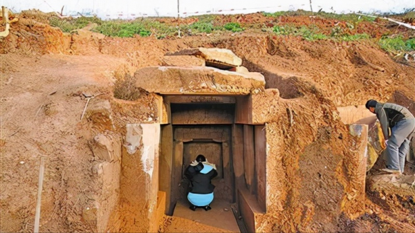 1972年內蒙出土康熙女兒墓,墓中發現稀有文物,專家鑑定價值過億 1972年內蒙出土康熙女兒墓,墓中發現稀有文物,專家鑑定價值過億