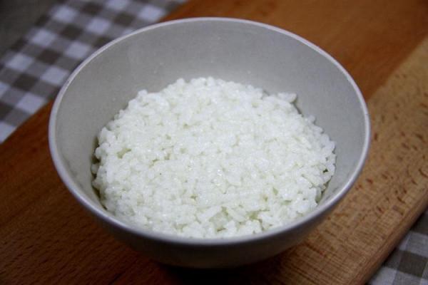 2014年，廣西一男孩靠吃野菜生存，母親卻因有苦衷未相認