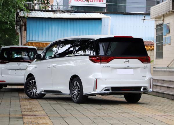 家用車還是以座位多，省油為主，這三款車，上坡有勁，耐用性好