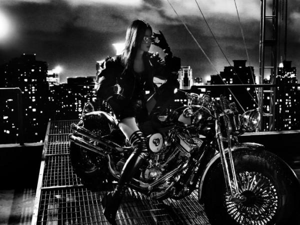 劉亦菲皮衣機車大片，看了直呼好颯