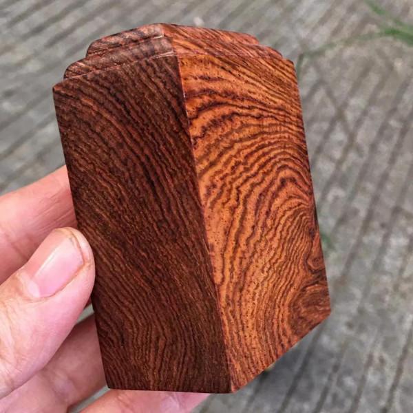 傳家寶來了！滿紋精緻的海南黃花梨印章