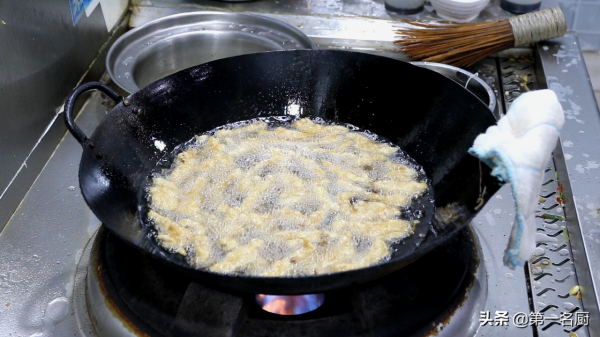 快過年了，教你5種炸年貨做法，學會多備一些，炒菜燉湯都不錯