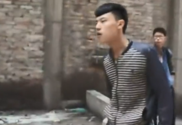 “變形計小魔王”王晨正：爺爺去世後，不遠萬里奔喪悼念