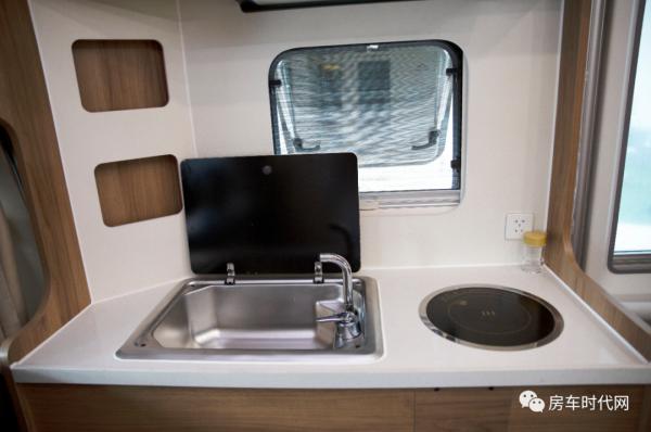 上汽大通MAXUS 生活家V90 大額頭後拓橫床 出行好時節更需智慧隨行