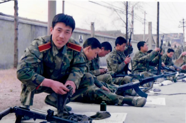 【八一專刊】從“軍裝綠”到“檢察藍”,角色己變初心不改 【八一專刊】從“軍裝綠”到“檢察藍”,角色己變初心不改