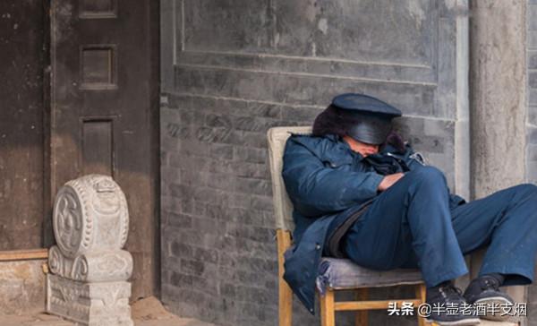 辛追的素紗襌衣:日本人數萬美元買不到一根絲線,最後被偷走了? 辛追的素紗襌衣:日本人數萬美元買不到一根絲線,最後被偷走了?