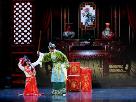 常香玉為何收回小香玉的藝名?祖孫倆發生了什麼不可挽回的矛盾 常香玉為何收回小香玉的藝名?祖孫倆發生了什麼不可挽回的矛盾