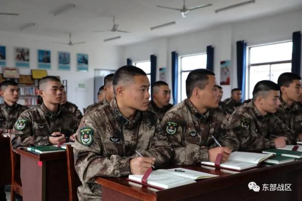 新兵下連，“鐵骨硬旅”的迎新儀式很溫暖