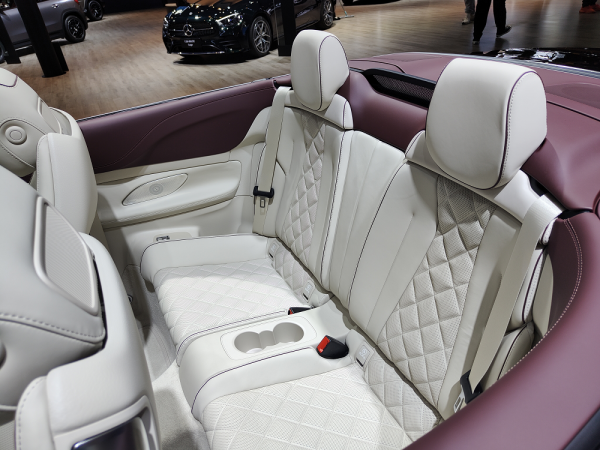 新賓士E級轎跑車系列廣州車展上市，要優雅還看三叉星