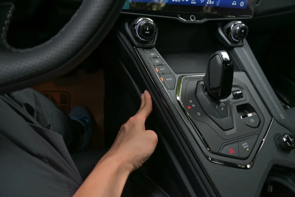 18萬多帶滬牌，插混SUV好選擇——領克01 PHEV